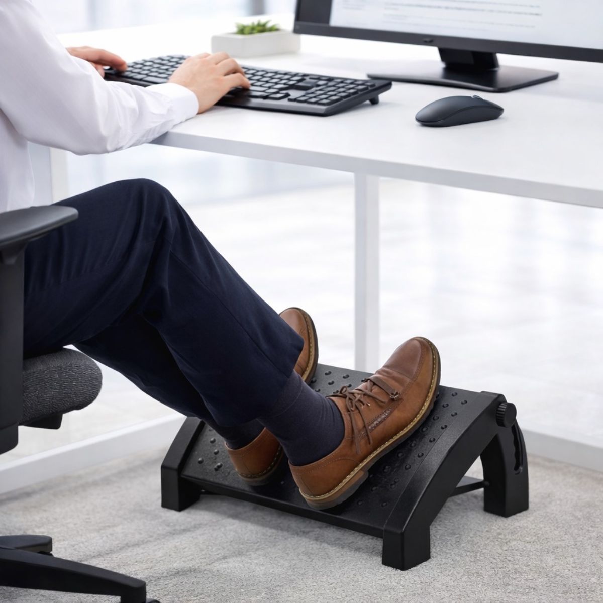 Apoya Pies Ajustable En Altura Y Ángulo Masajeador Apoya Pies Ajustable En Altura Y Ángulo Masajeador