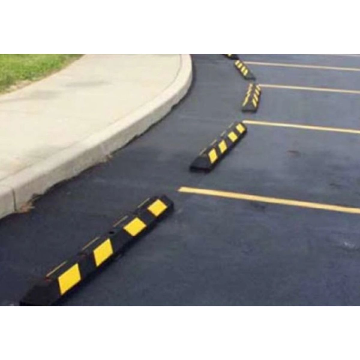 TOPE DE GOMA PARA AUTO Largo 1.65 mts, ideal para Parking TOPE DE GOMA PARA AUTO Largo 1.65 mts, ideal para Parking